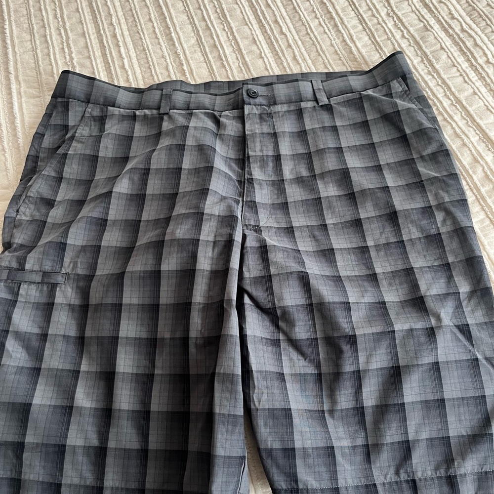 mens. golf shorts